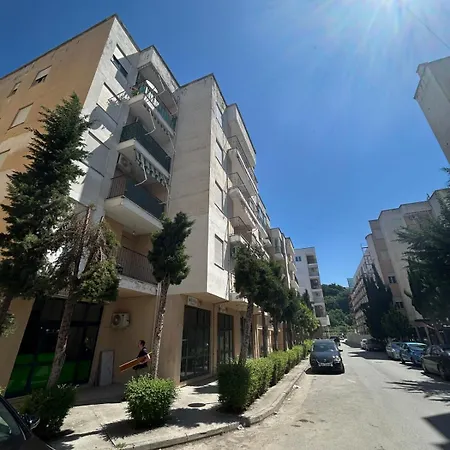 Antique Duplex Near The * גולם