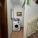 아파트 Duplex Near The